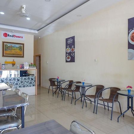 Reddoorz Plus @ Losari Makassar Buitenkant foto
